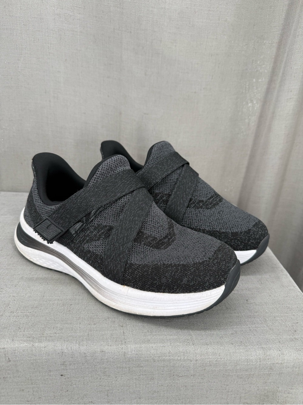 Orthofeet Nira Handsfree Athletic Walking Shoes Women Sz 9 2E extra wide Black